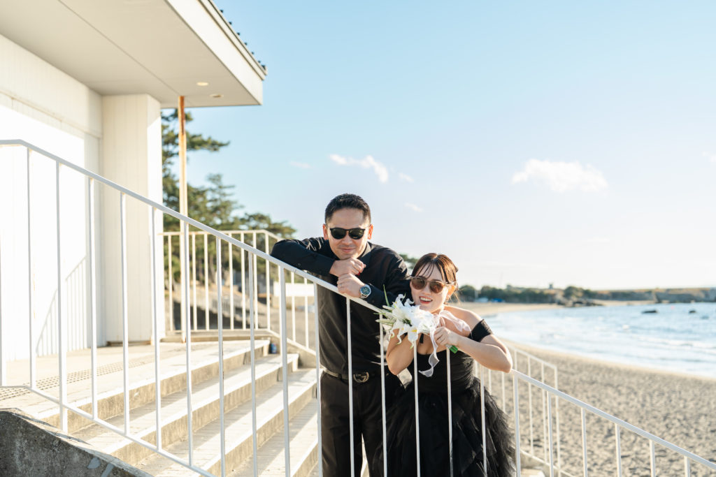 ビーチで、自然体が素敵な前撮り撮影